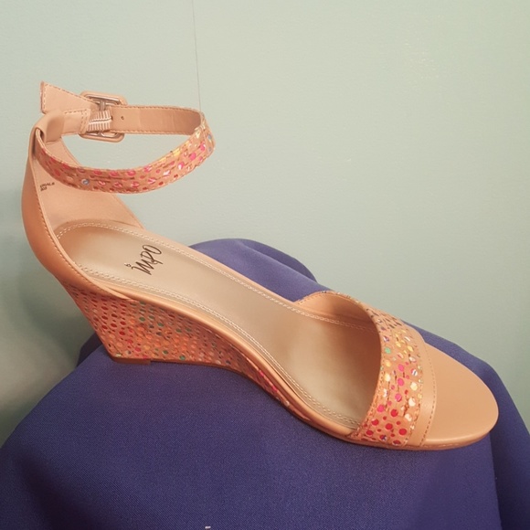 IMPO wedge heel shoe - Picture 3 of 10